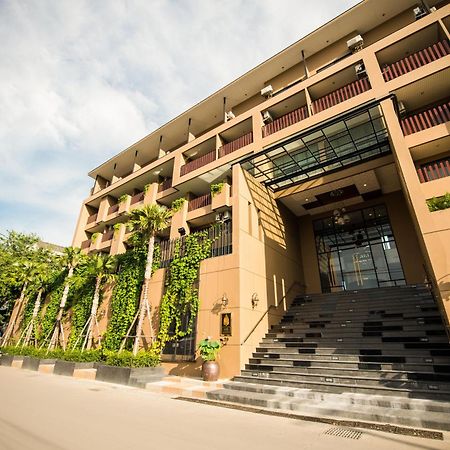 Lani Chiang Mai Hotel Exteriör bild