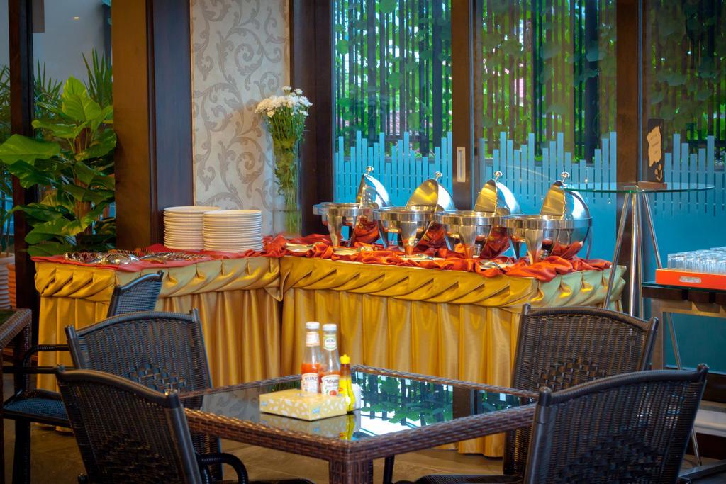 Lani Chiang Mai Hotel Exteriör bild