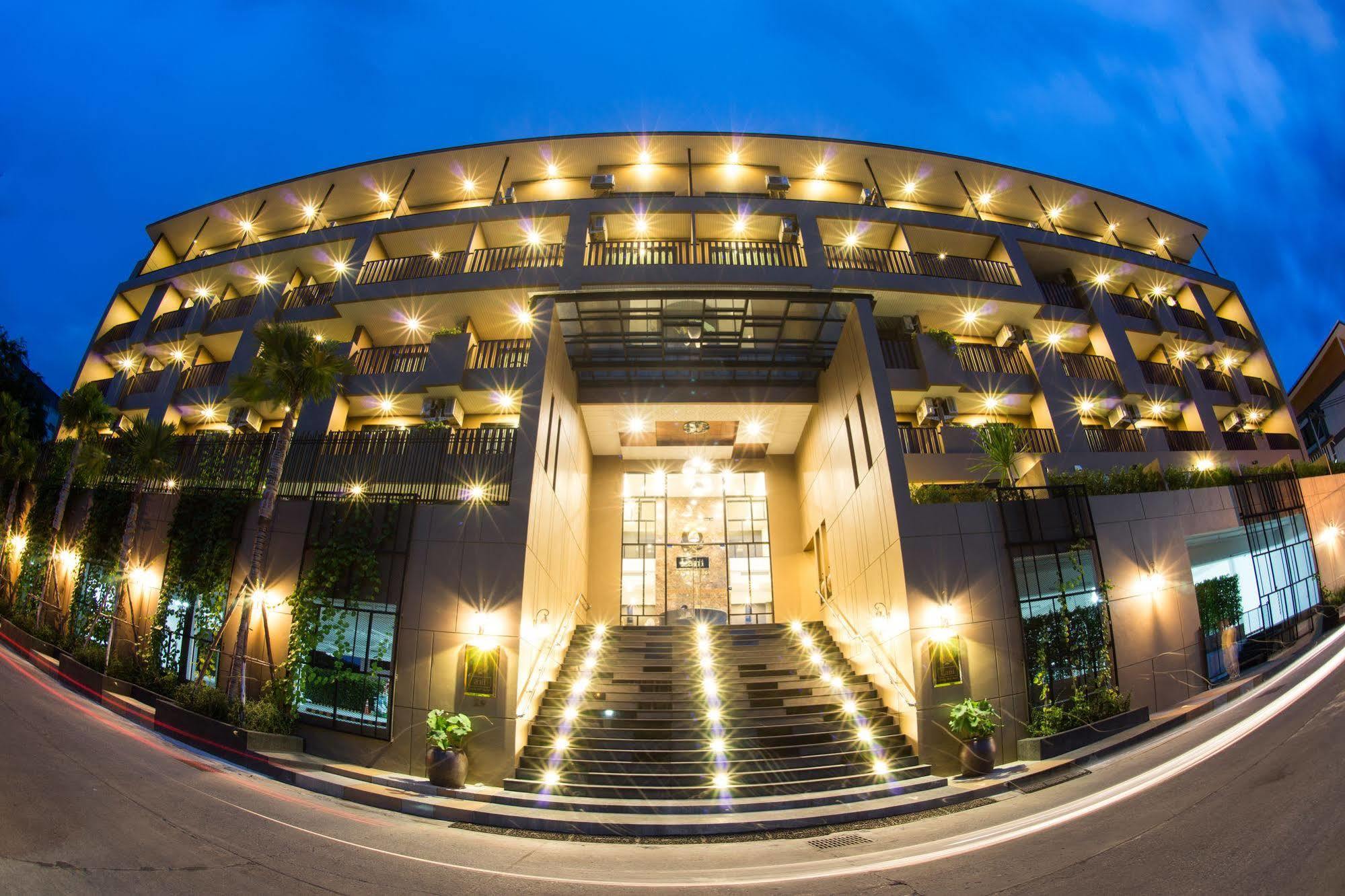 Lani Chiang Mai Hotel Exteriör bild